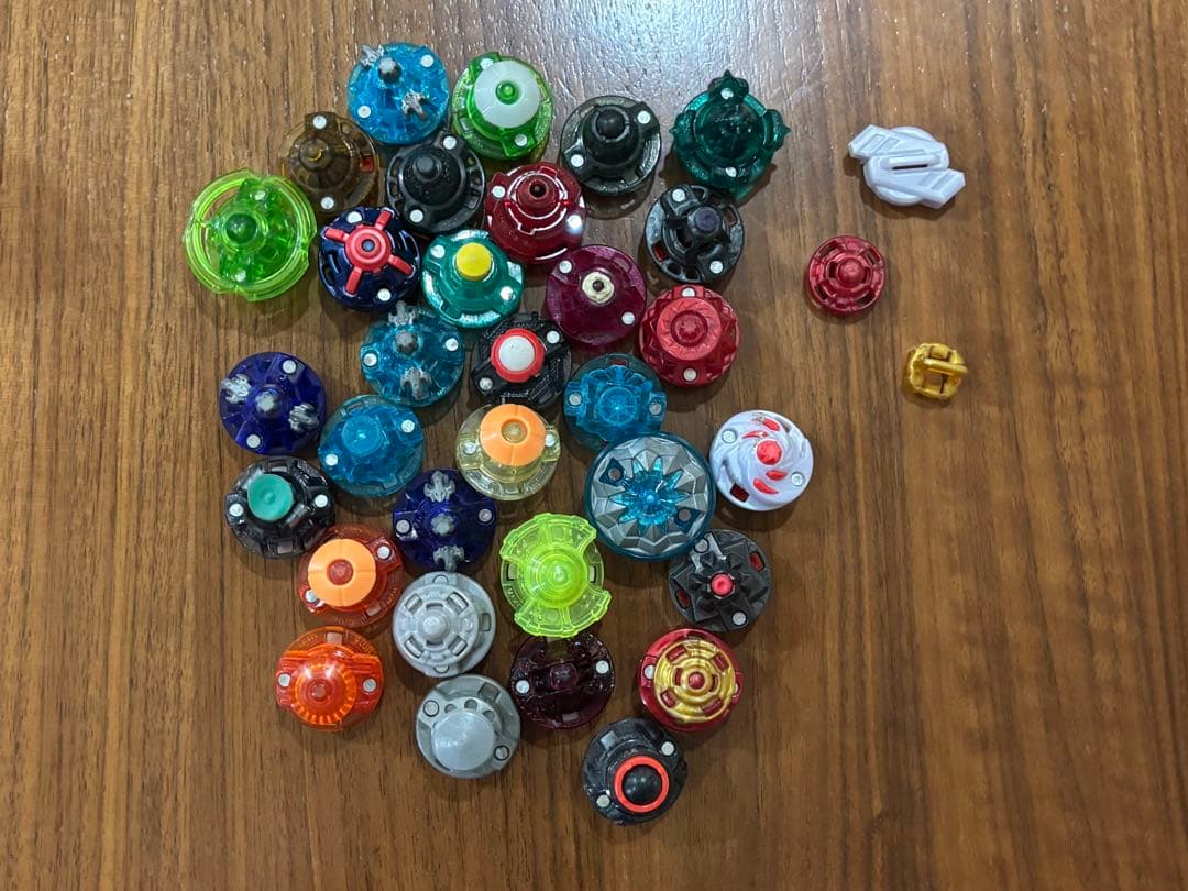 ベイブレードバースト大量まとめ売り　レイヤー、ディスク、ドライバーなど