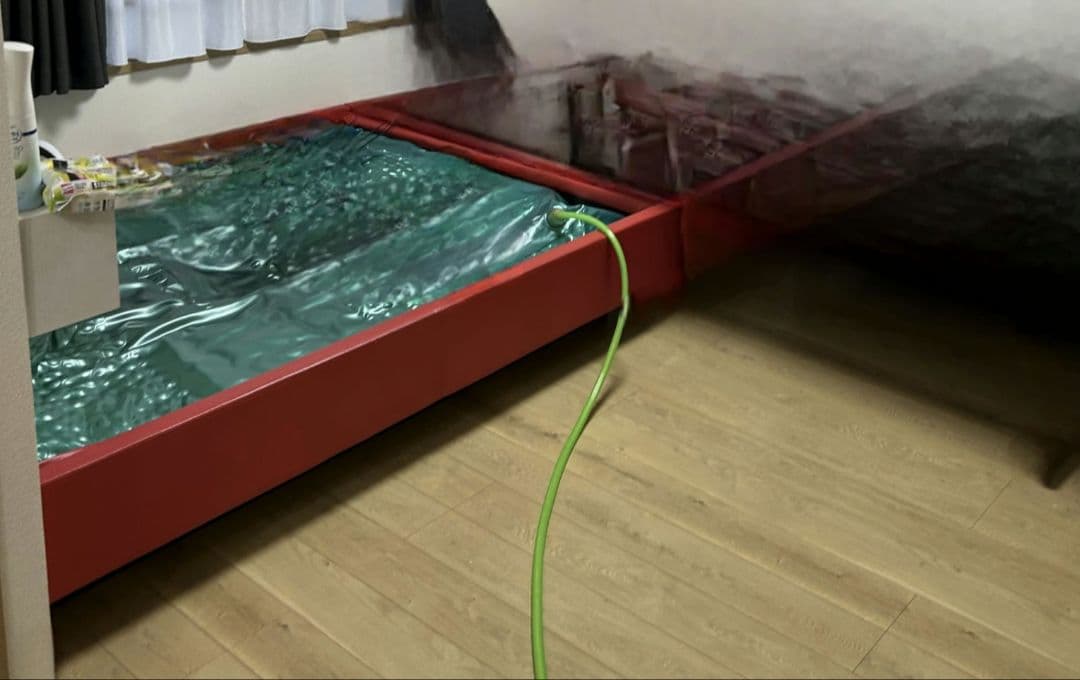 ウォーターベッドフレーム ウォーターワールド製　フレーム、ヒーターのみ