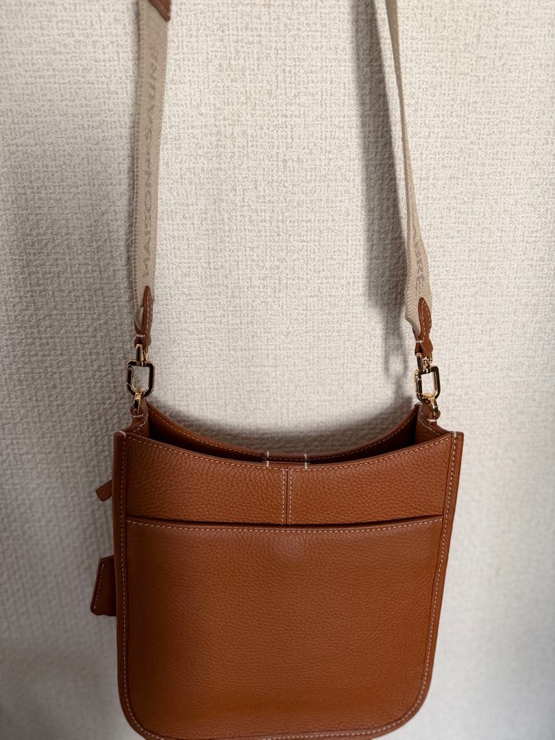美品 メゾンドサブレ　ムーンショルダーバッグ　ペカンブラウン　クロスボディ