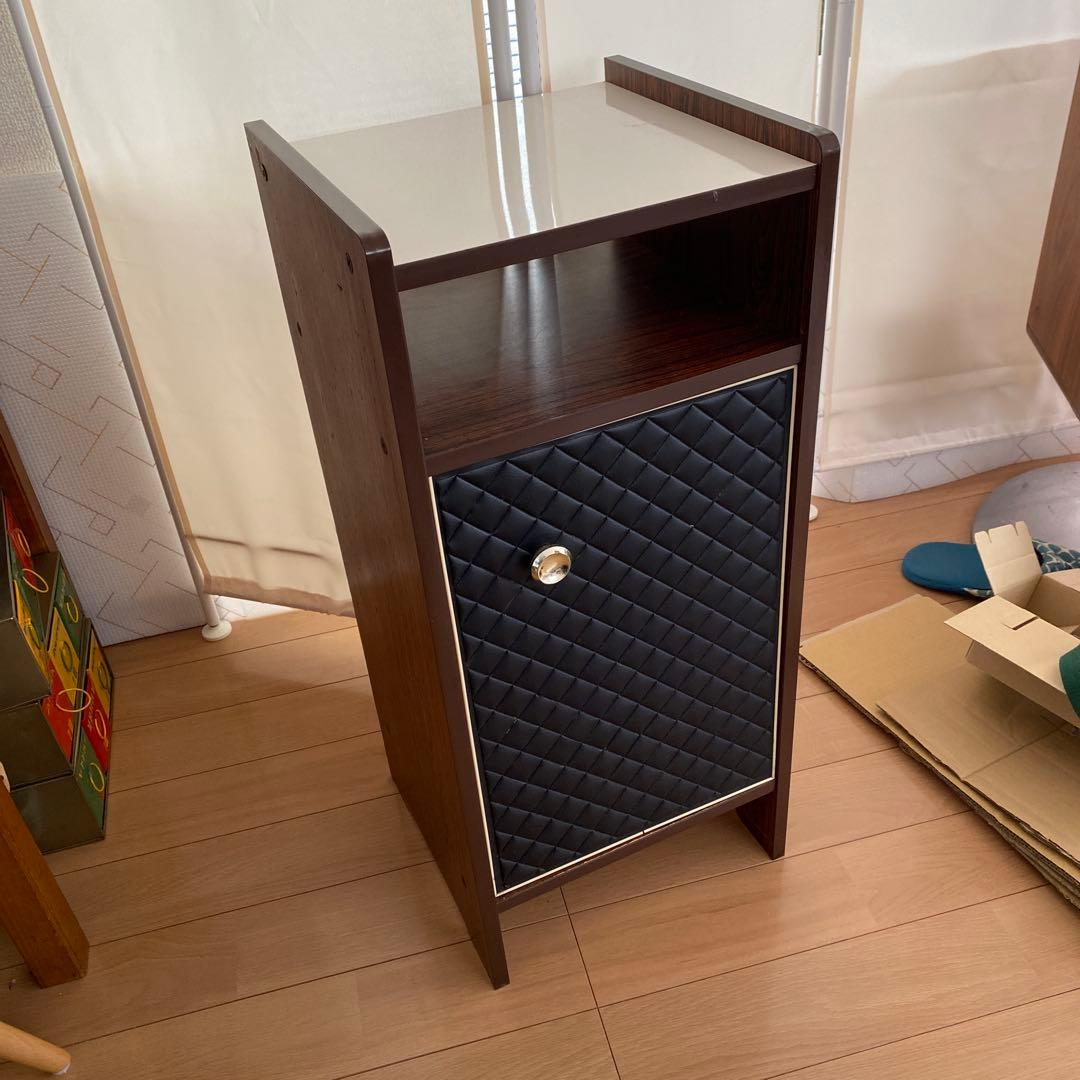 昭和レトロなダークブラウン木製キャビネット