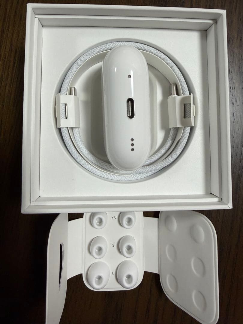 AirPods本体 充電ケース付き ホワイト