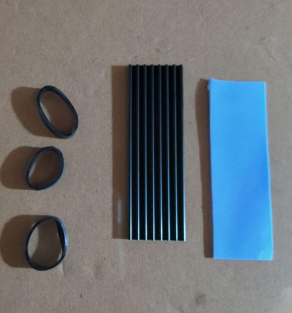 ぽ*と様 2TB NVMe SSD 内蔵型SSD