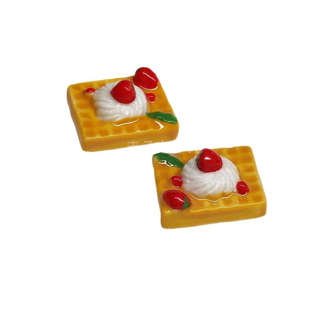 【新品・未使用】魅惑のいちごデザート　ストロベリー　フェーヴ　８点セット　送料込