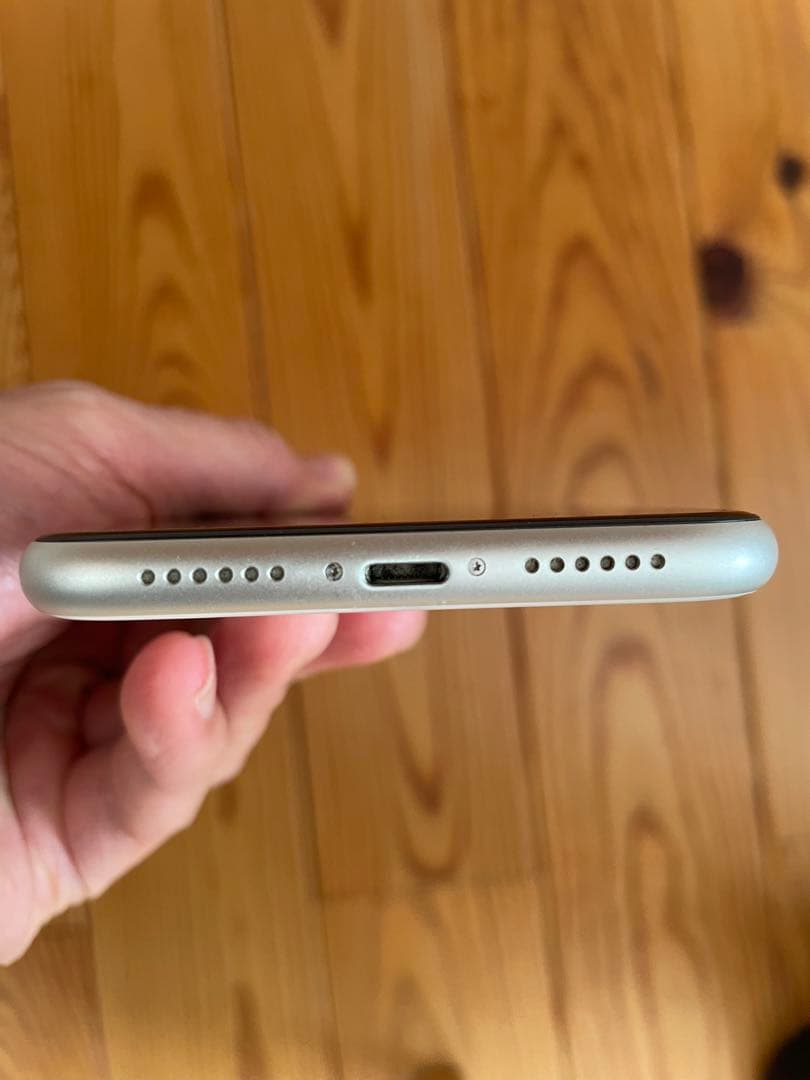 Apple iPhone 11 ホワイト 本体と箱とケーブル付