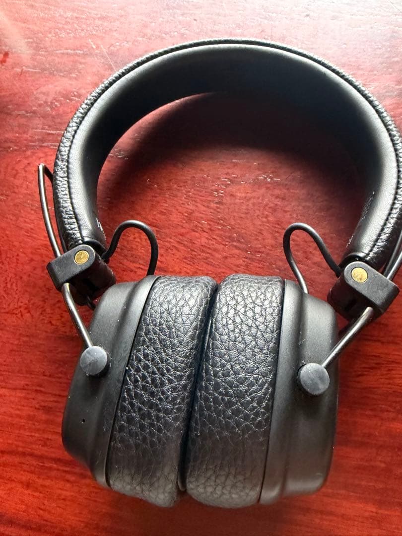 マーシャルヘッドフォン