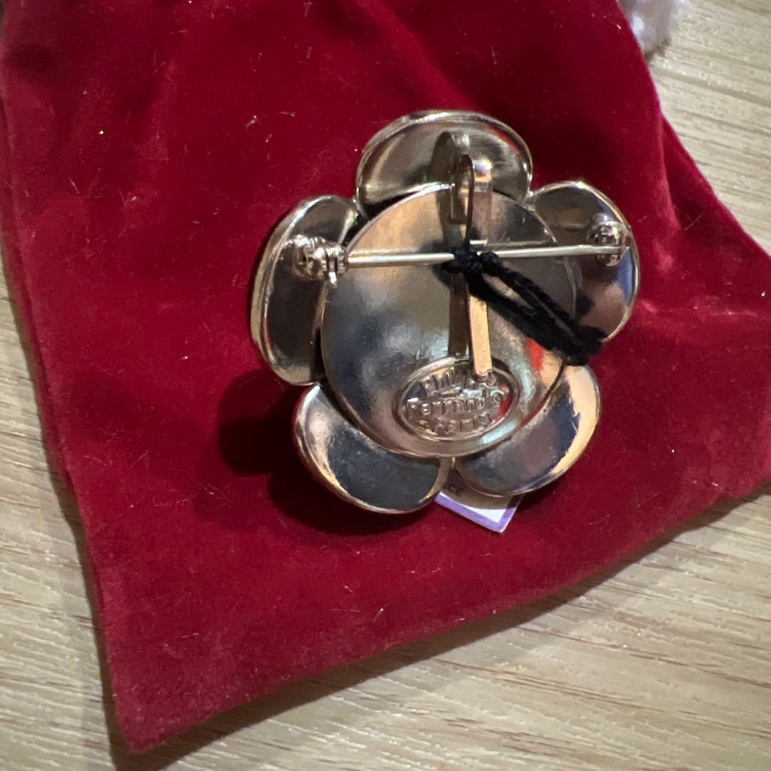 新品…Philippe Ferrandisのミスカメリアブラックフラワーブローチ