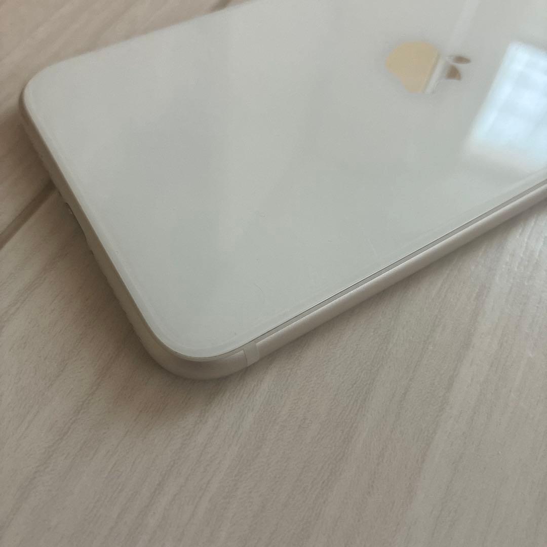 良品 Apple iPhone SE (SE3 第3世代) ホワイト