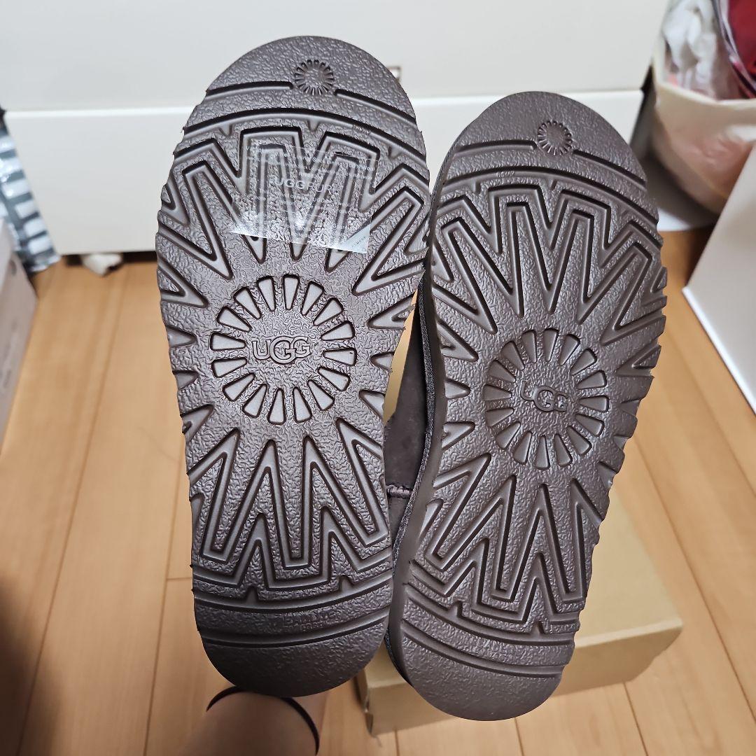 「新品未使用」ugg クラシックミニⅡ　チョコ　　23センチ