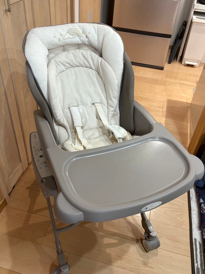 アップリカ　ハイローチェア　ゆらリズム　電動