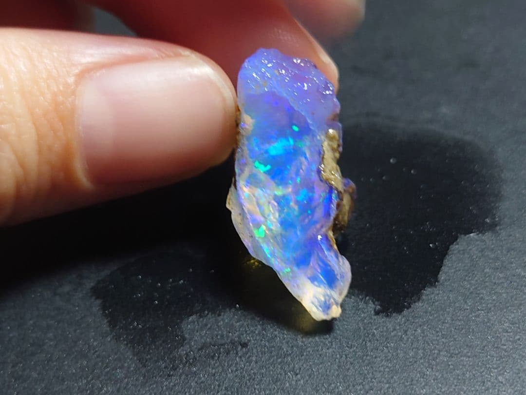 オパール　原石　ウェロ産　鉱物　標本　原石　プレシャス　チョーク