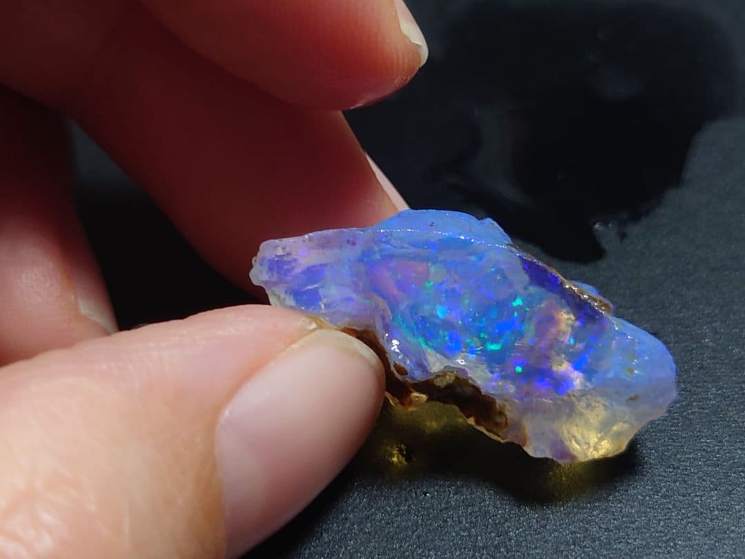 オパール　原石　ウェロ産　鉱物　標本　原石　プレシャス　チョーク