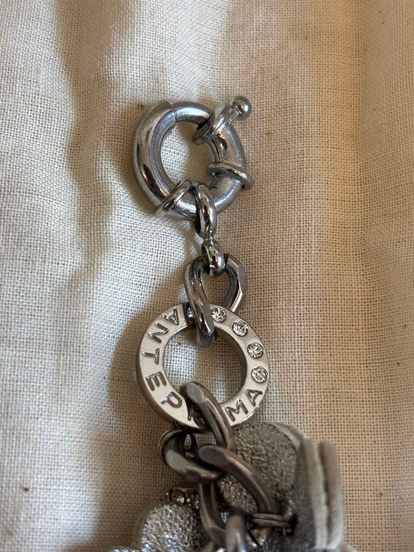 ハワイ限定　ANTEPRIMA ビーズ装飾 ブラックハンドバッグ　チャーム付き