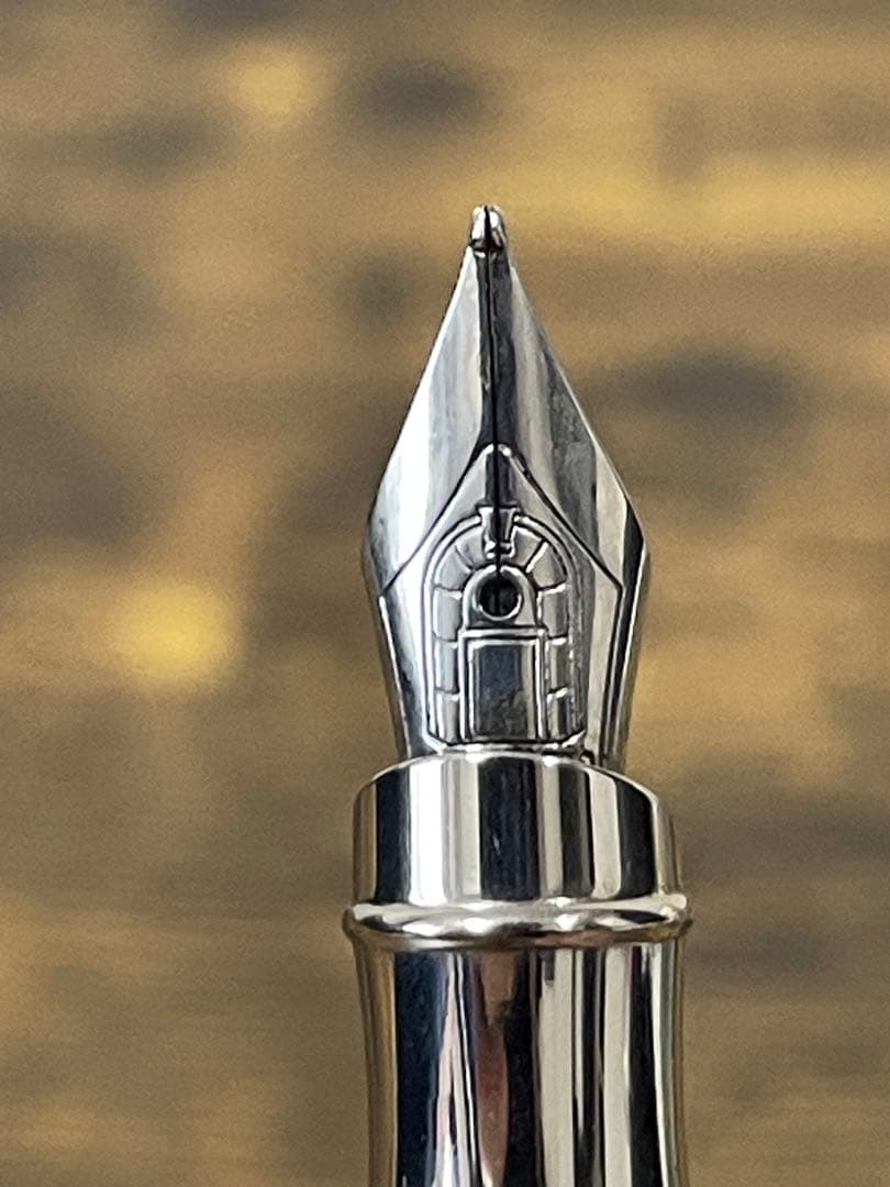 シリアルナンバー　ダイヤモンド　パラジウム仕上げ　ハリーウィンストン　万年筆