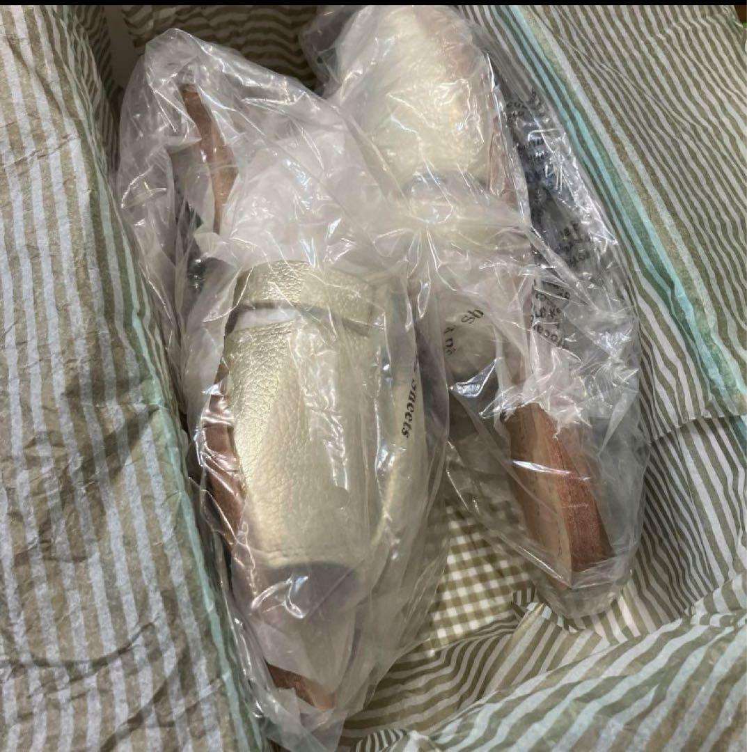 kate spade ケイトスペード サンダル　23.5 ゴールド