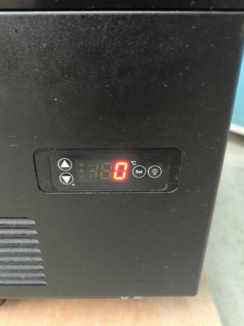 JCM 4面冷蔵ショーケース83L（両面扉）　RITS-83w