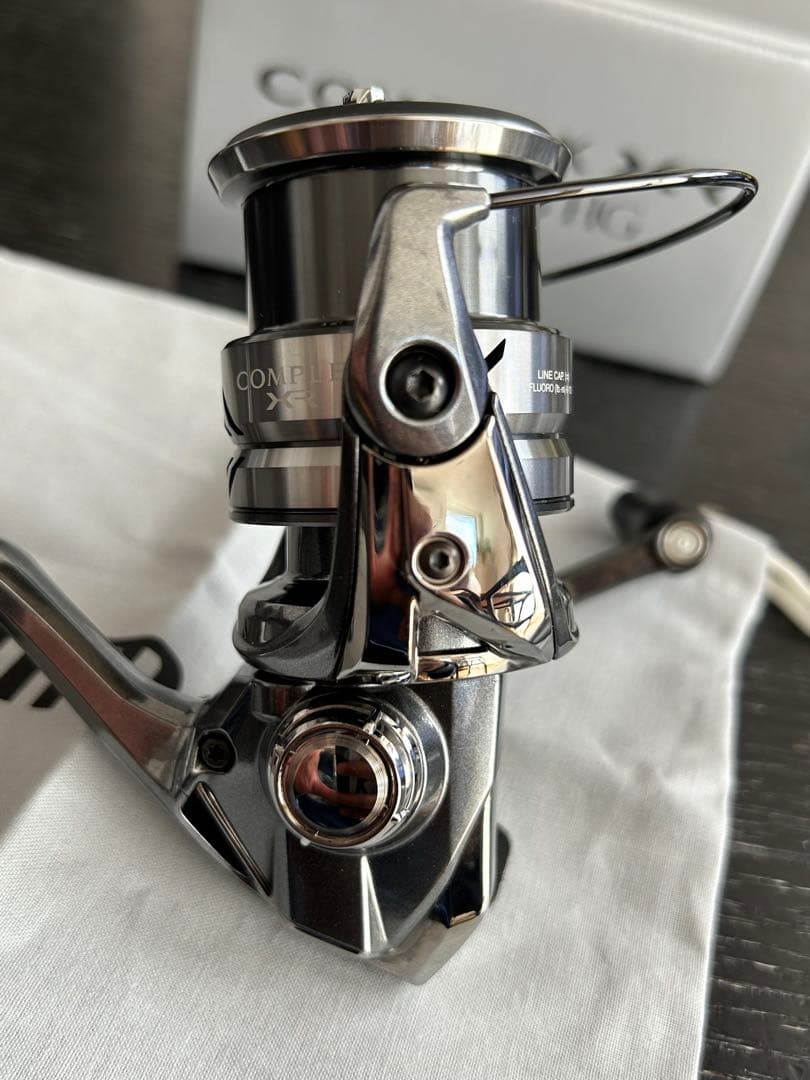 【最安・極美品】シマノ COMPLEX XR 2500F6HGスピニングリール