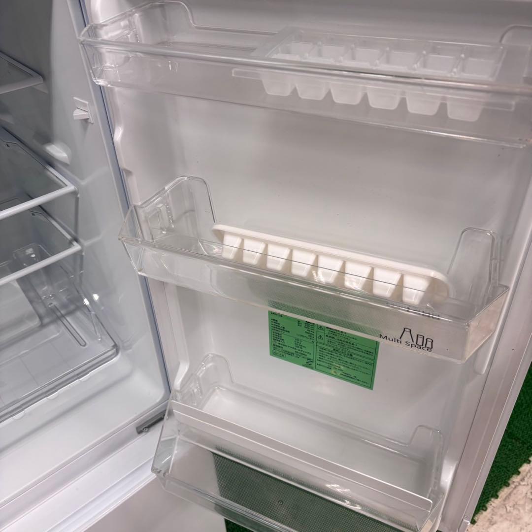 629 1人暮らし用　冷蔵庫　大容量　100L強　小型　右開き　2ドア　ホワイト