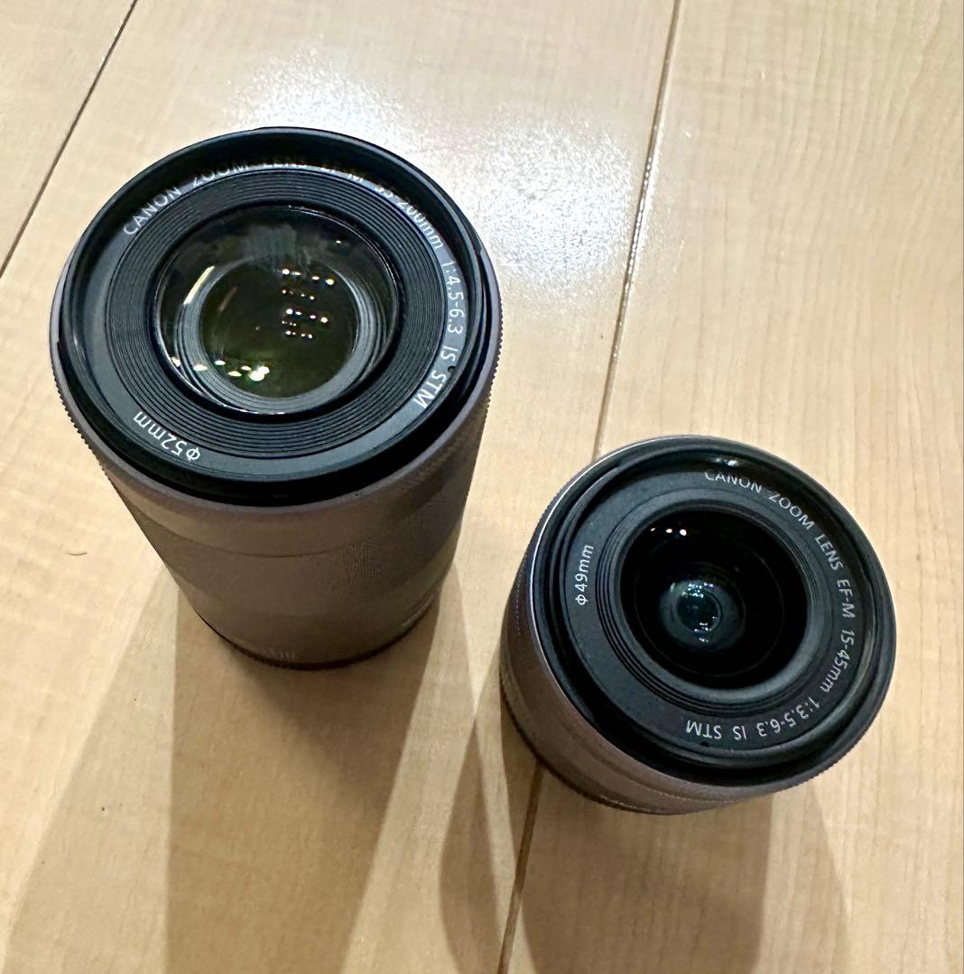 Canon EOS M100 ホワイト レンズ2本付属 持ち運び用ケース付き