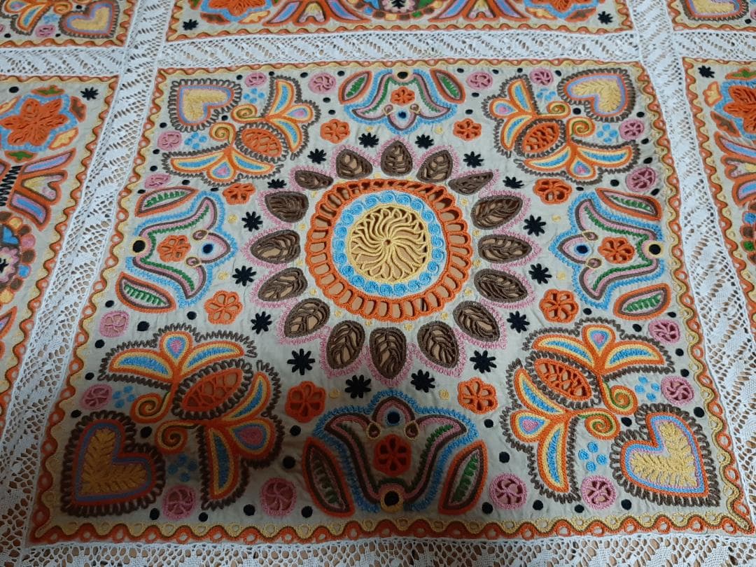 ボヘミアンテイスト・アンティークテーブルクロス・クロシェ編み・クリーニング済