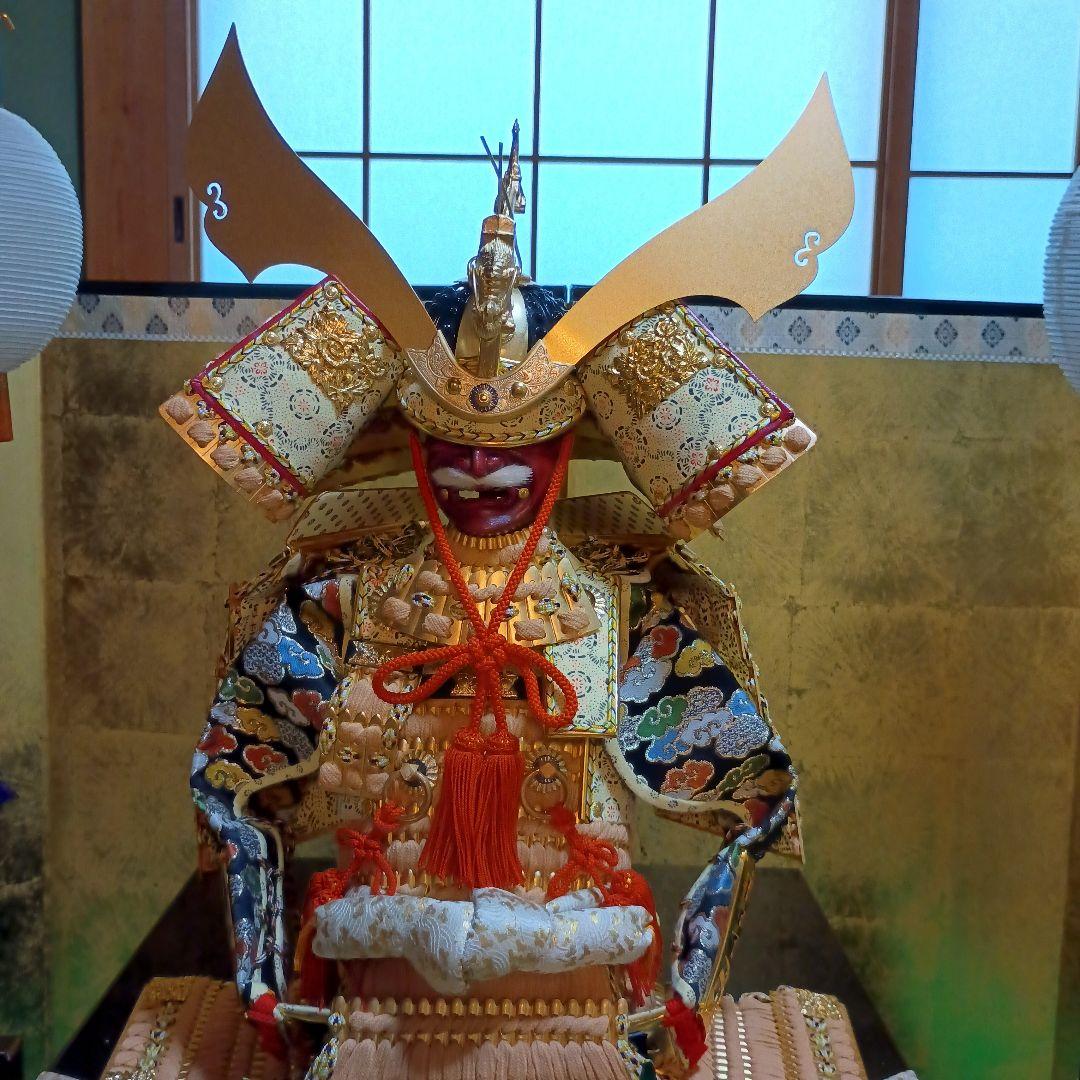 鎧司　上原玉鳳作　五月人形 金色の屏風と提灯その他小物付き　民泊施設に最適