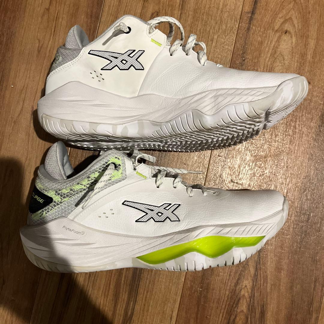 アシックス　バスケットシューズ ノヴァサージ ロー NOVA SURGE LOW