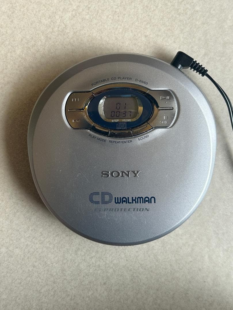 SONY ソニー CDウォークマン D-E660 （JVCイヤホン付き）