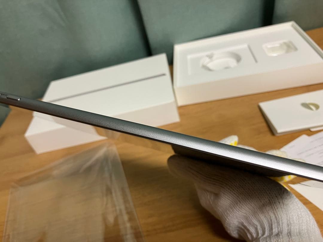 【美品】第5世代　iPad スペースグレイ　Wi-Fi 32GB シートシール付