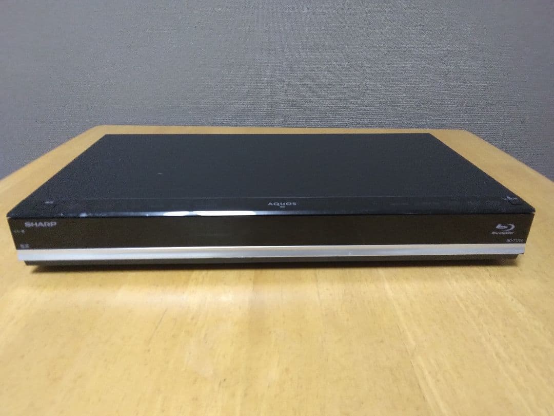 SHARP ブルーレイレコーダー BDーT1700　 3番組同時録画　保証付
