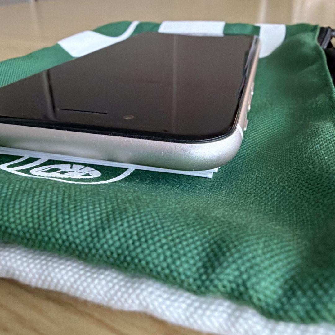 美品！ iPhone SE3 256GB ホワイト バッテリー87% とても綺麗