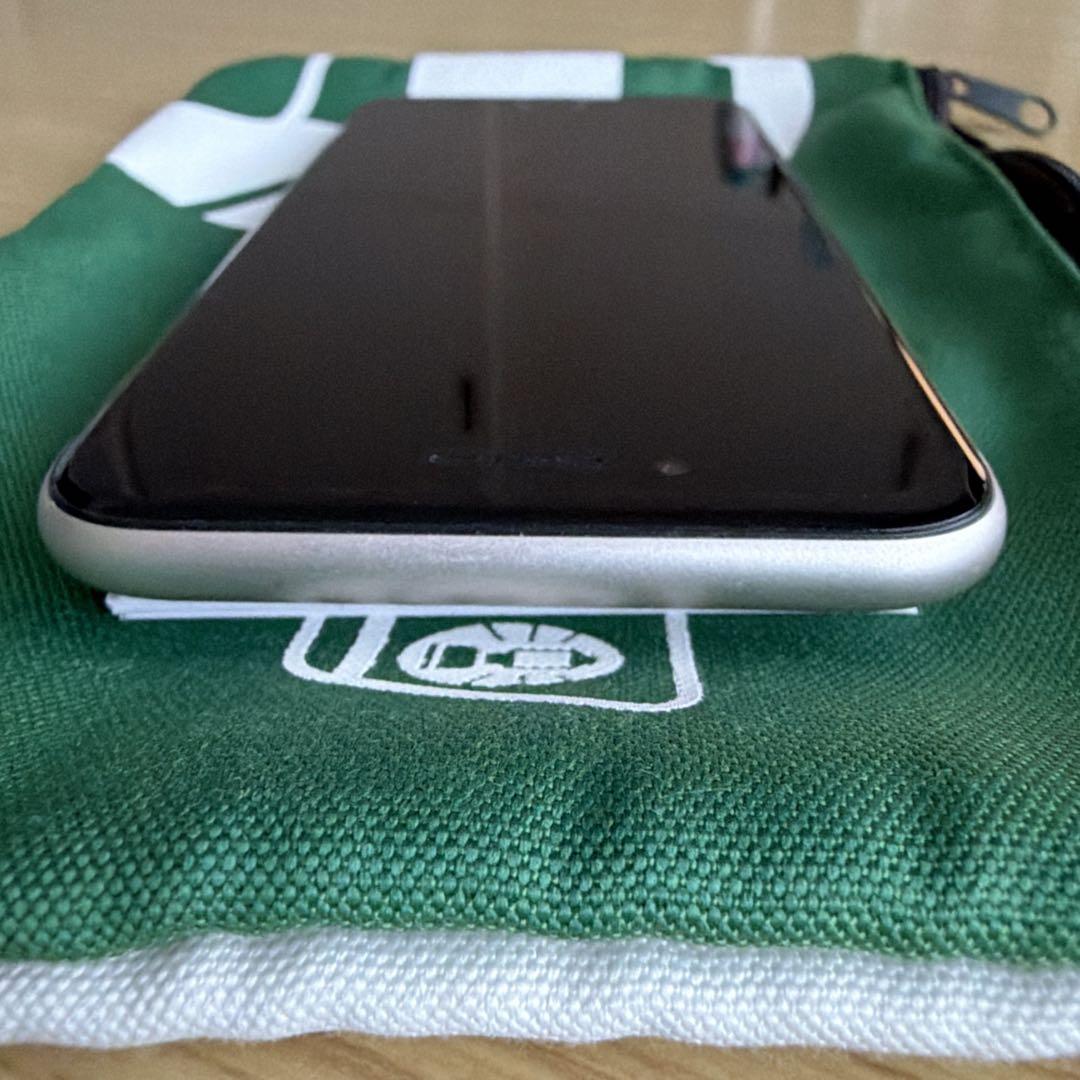 美品！ iPhone SE3 256GB ホワイト バッテリー87% とても綺麗