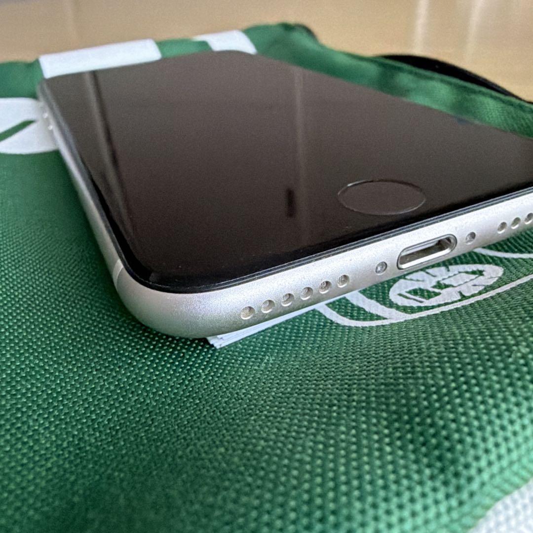 美品！ iPhone SE3 256GB ホワイト バッテリー87% とても綺麗