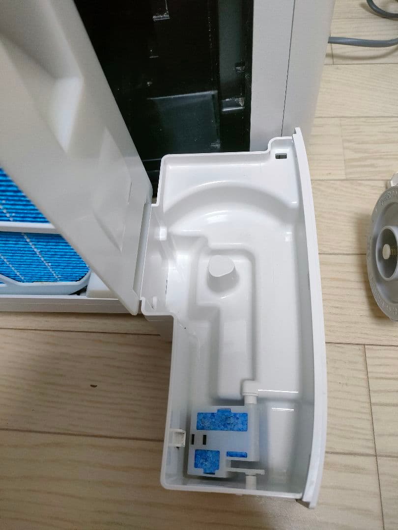 シャープ　加湿空気清浄機　KI-NX75-W 2020年製