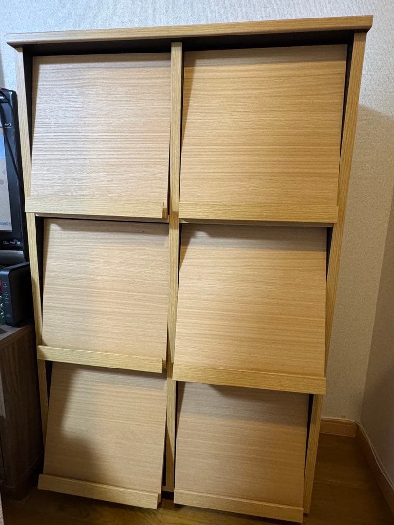 ニトリ　ディスプレイラック　フラップ扉付き　2列3段