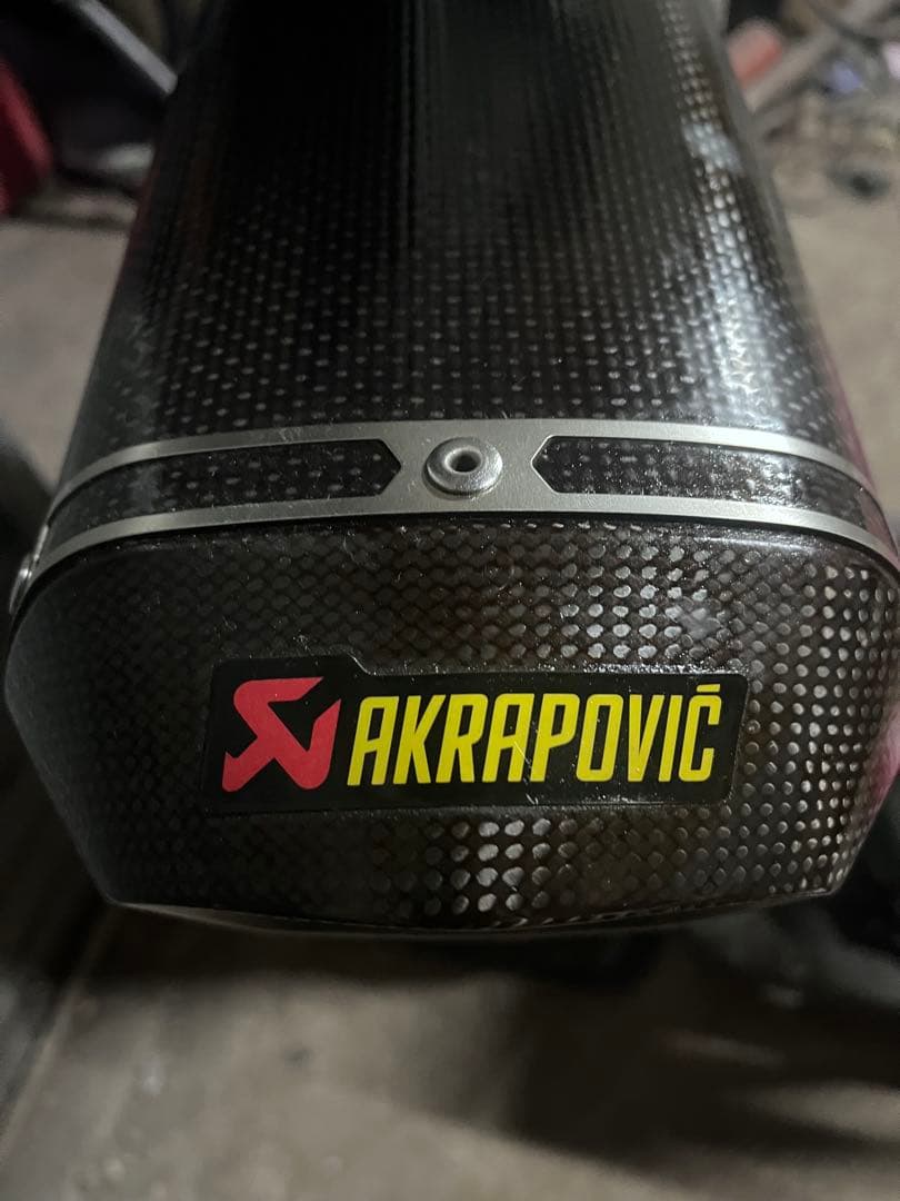 cbr1000rr sc57 マフラー　アクラポビッチ　AKRAPOVIC