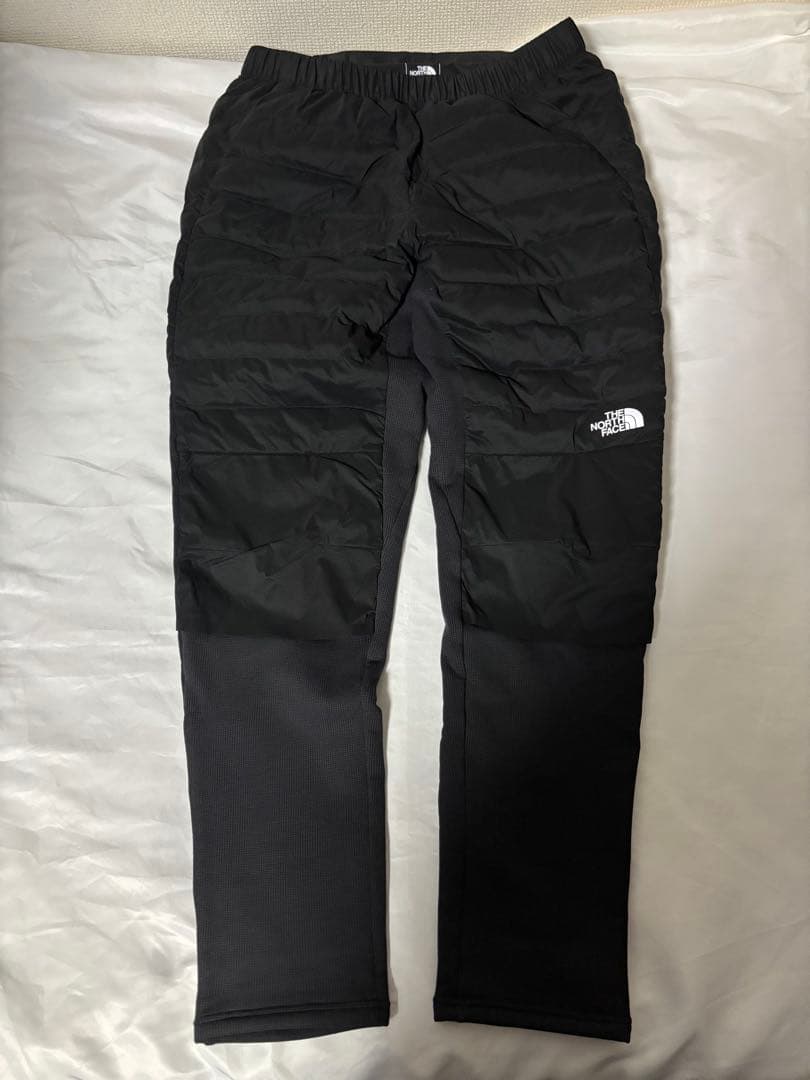 ザノースフェイス・ランニングダウンウェアNY82495レッドランロングパンツ黒Ｍ