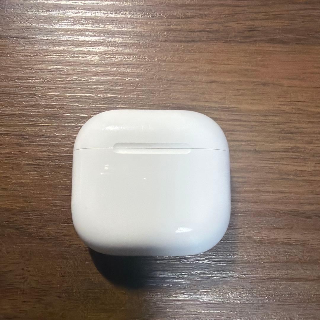 AirPods4 アクティブノイズキャンセル　箱付き イヤホンケース２つ付き