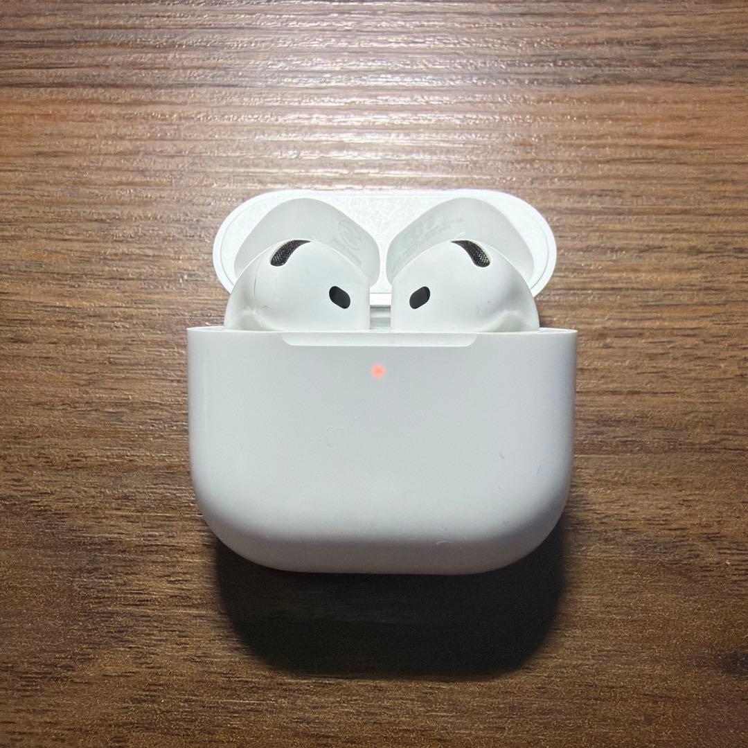 AirPods4 アクティブノイズキャンセル　箱付き イヤホンケース２つ付き