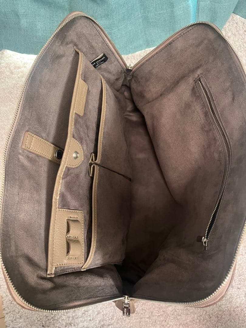 Pelle Morbida ベージュ　taupe ペッレモルビダ