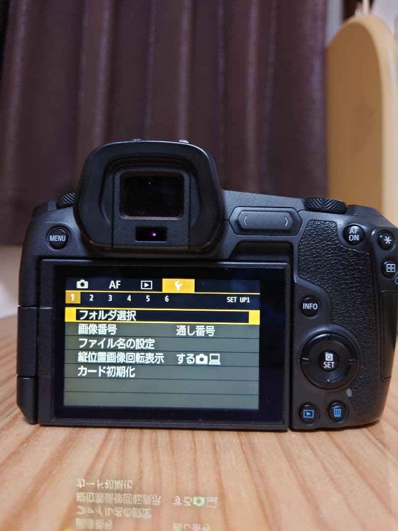 ★実用美品★ Canon キャノン EOS R ストラップ付き♪