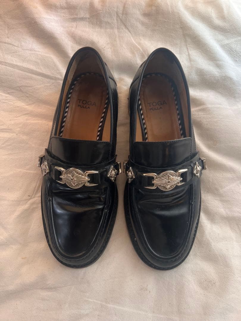 TOGA PULLA トーガプルラ メタルローファー 38