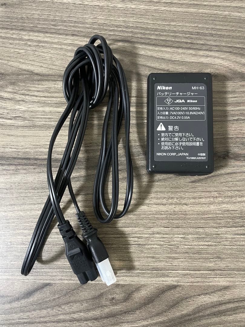 【美品】ポーチ付きNikon COOLPIX S570 シルバー