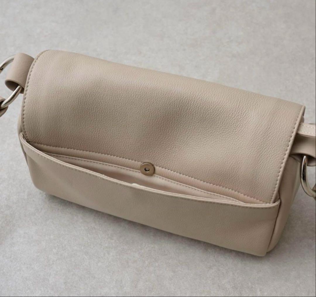 新品 ビアズリー beardsley レザー ボディバッグ　ショルダーバッグ