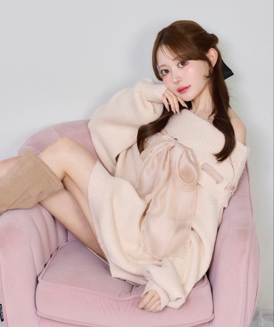 リボン付きオフショルニットワンピ