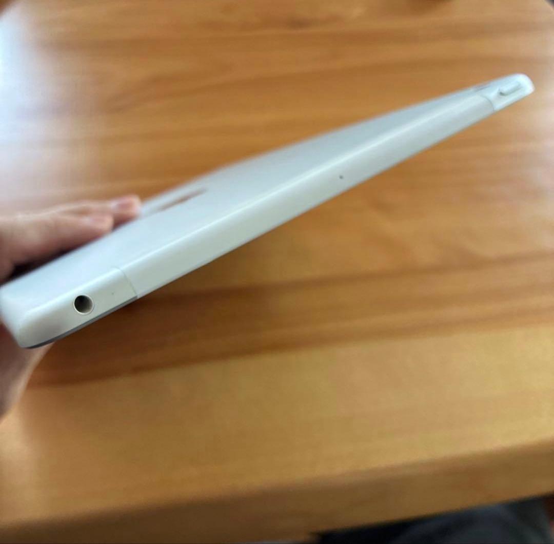 iPad 第7世代 32GB Wi-Fi セルラーモデル　美品　動作良好 AC有