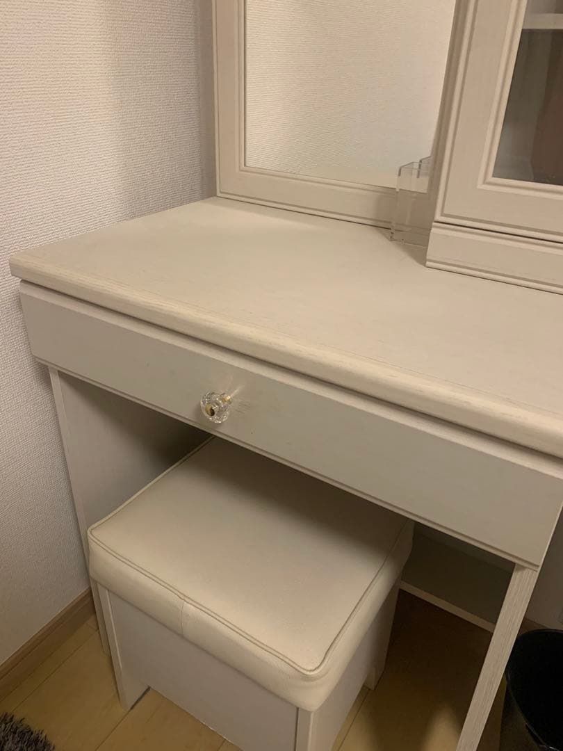 ニトリ　ホワイトドレッサー 鏡付き 収納付き