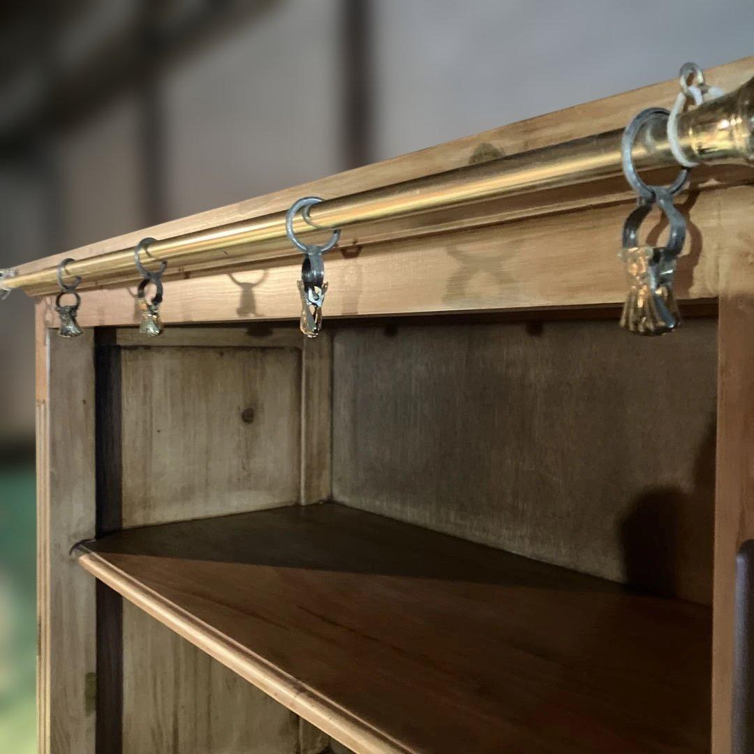 アンティーク調 フレンチシャビー 木製シェルフ カップボード