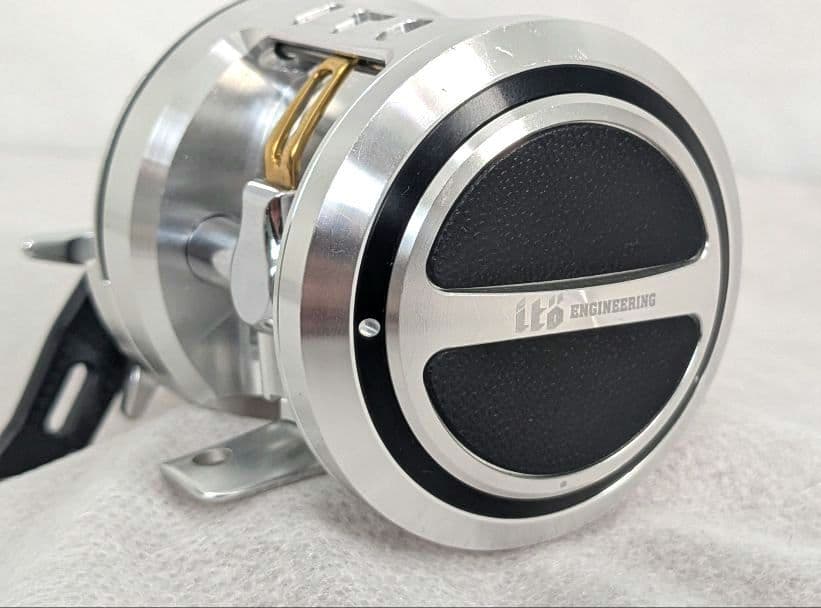 ヒ*タ様 Megabass×DAIWA MONOBLOCK 100XR RH