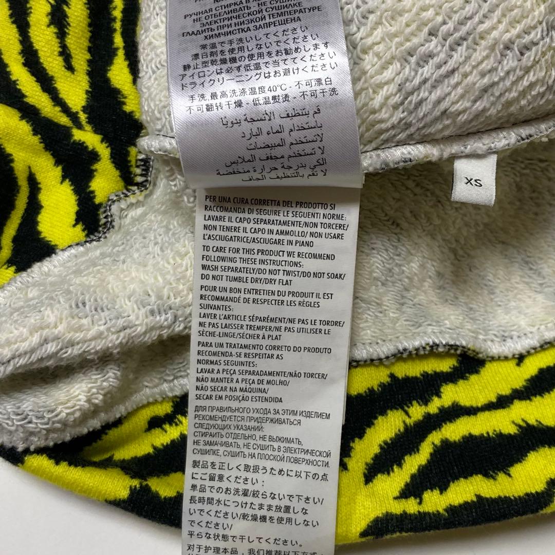 GUCCI タイガー柄 スウェットトレーナー