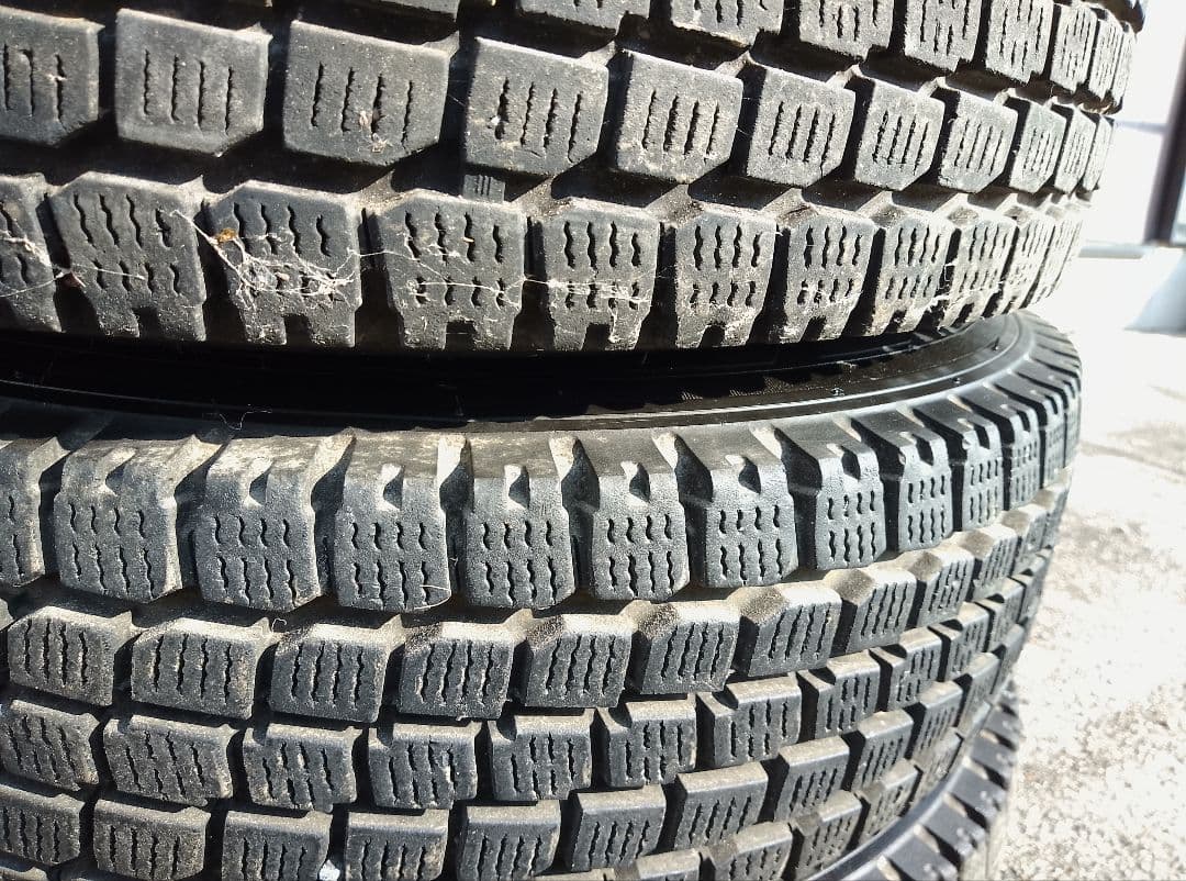 145R12 6PR LT・スタッドレスタイヤ・アルミホイール・2本のみ・1/2