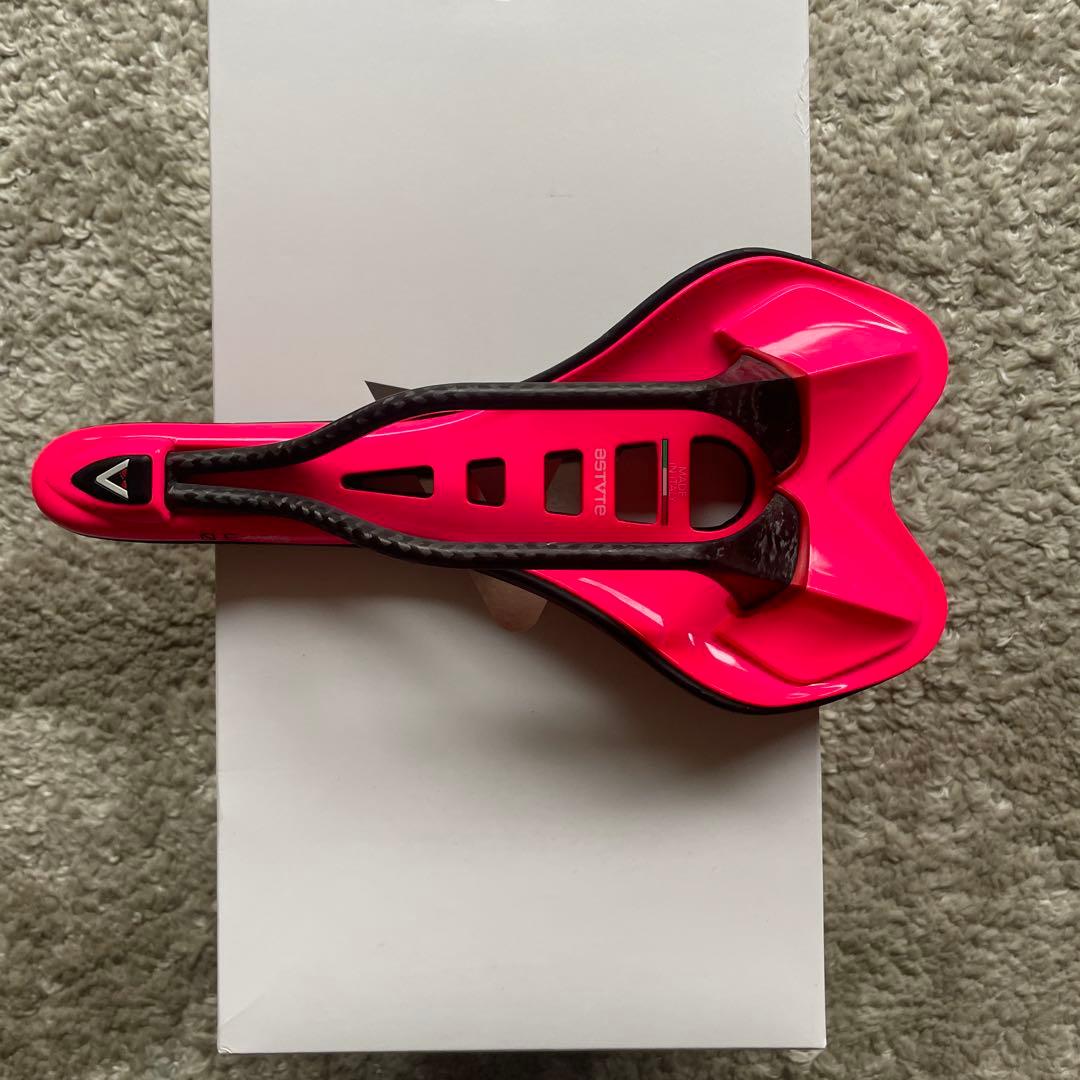 アスチュートAstvte Skyline VT 3.0 FLUO ピンクカラー